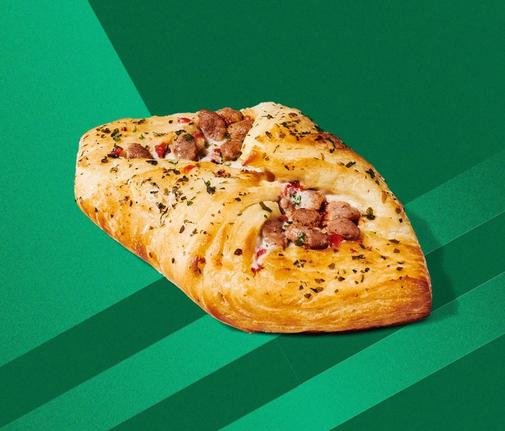 Starbucks’ Holiday Menu Returns with More Cheer Than Ever!Starbucks’ Holiday Menu Is Back! 3